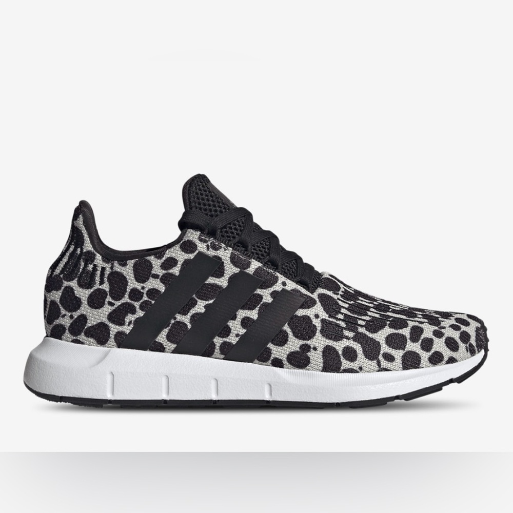 adidas Swift Run 1.0 size 9